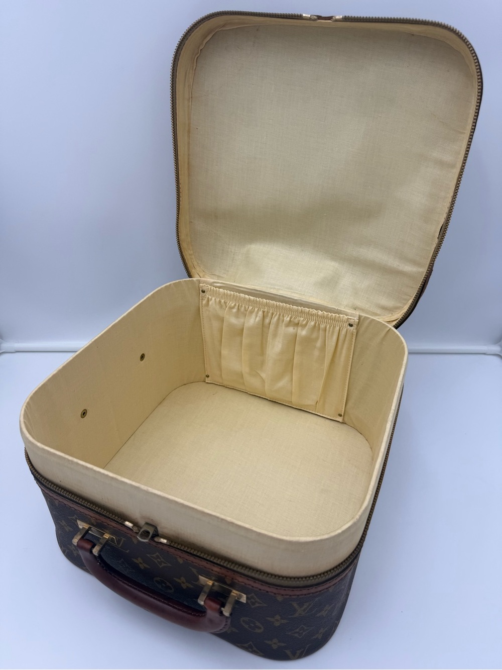 LOUIS VUITTON 1854 PARIS • ‘Rare’ STRATOS Small Soft Trunk Bag (Collector Piece) - Picture 13 of 16